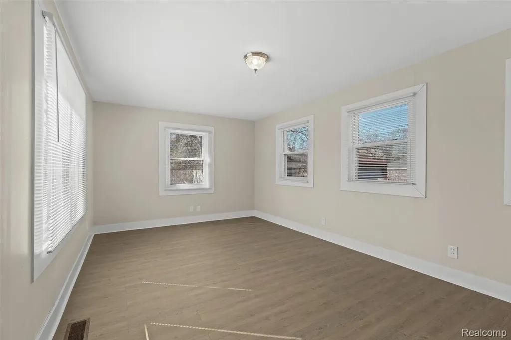 17567 Greenlawn Street Detroit City MI 48221
