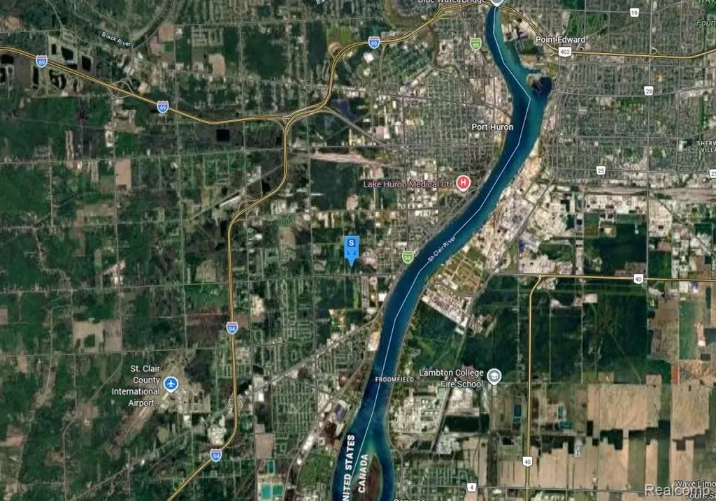 1035 38th Street Port Huron City MI 48060