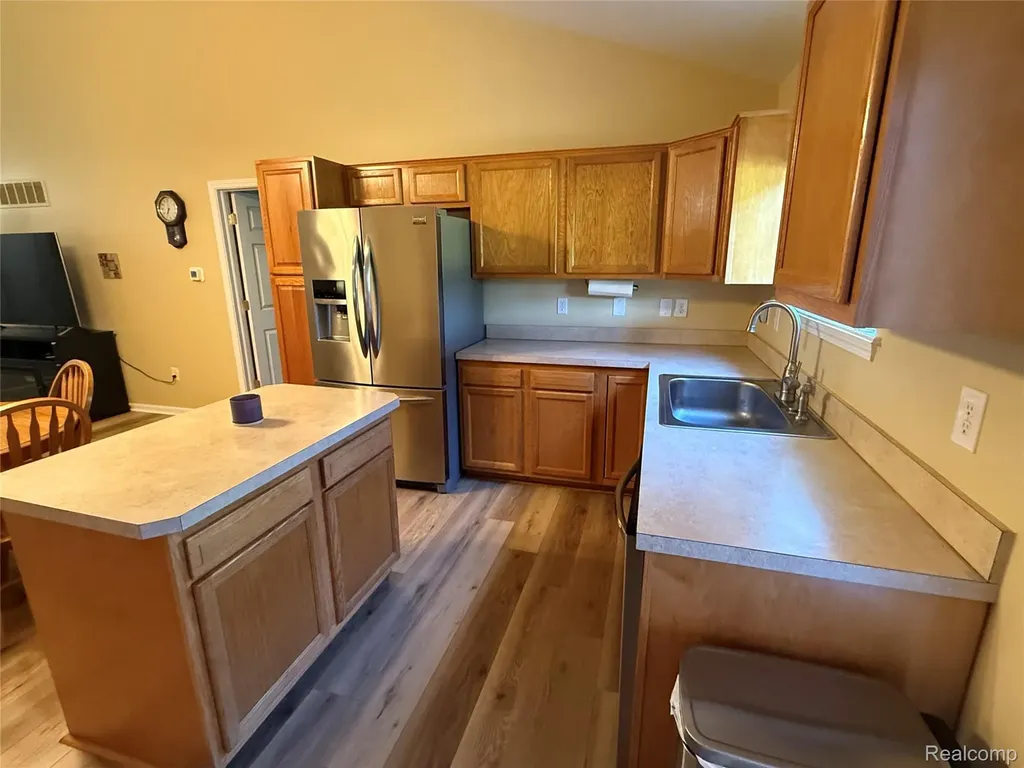 23263 Pinewood Drive Taylor City MI 48180