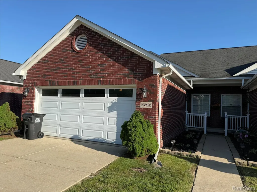 23263 Pinewood Drive Taylor City MI 48180