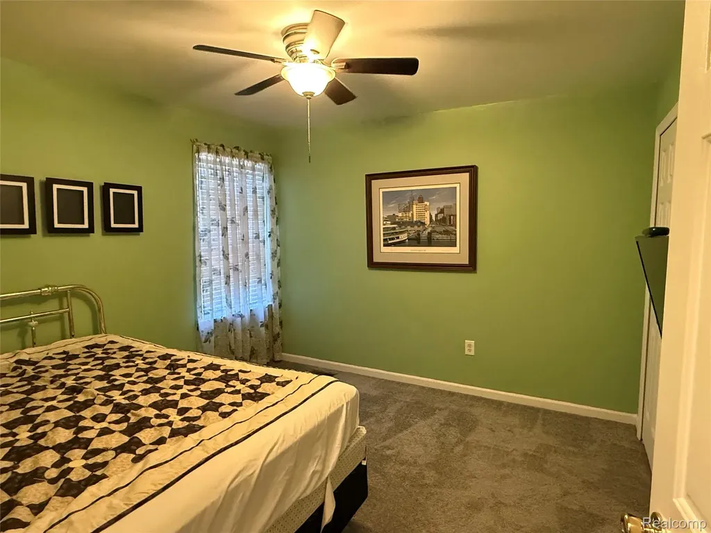 23263 Pinewood Drive Taylor City MI 48180