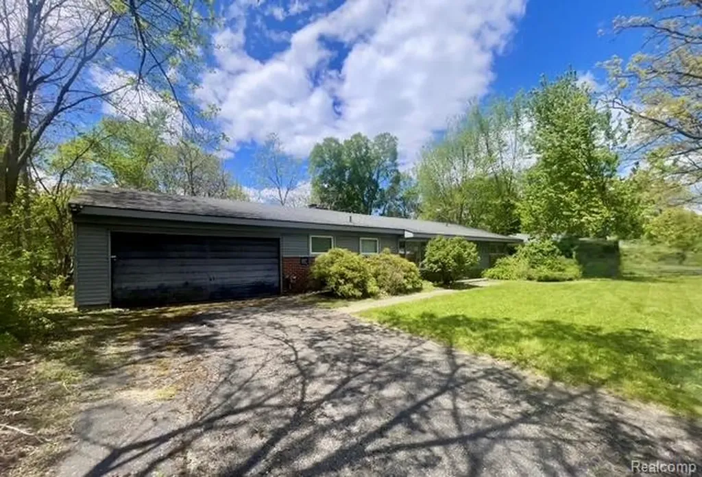 7166 Cottonwood Knoll West Bloomfield Charter Township MI 48322