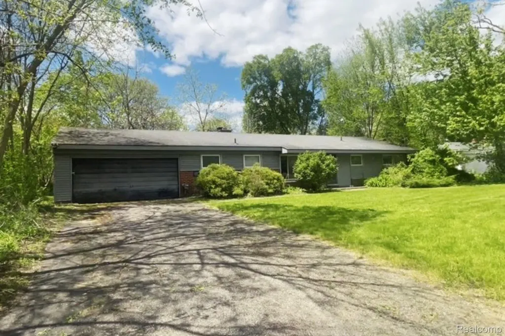 7166 Cottonwood Knoll West Bloomfield Charter Township MI 48322