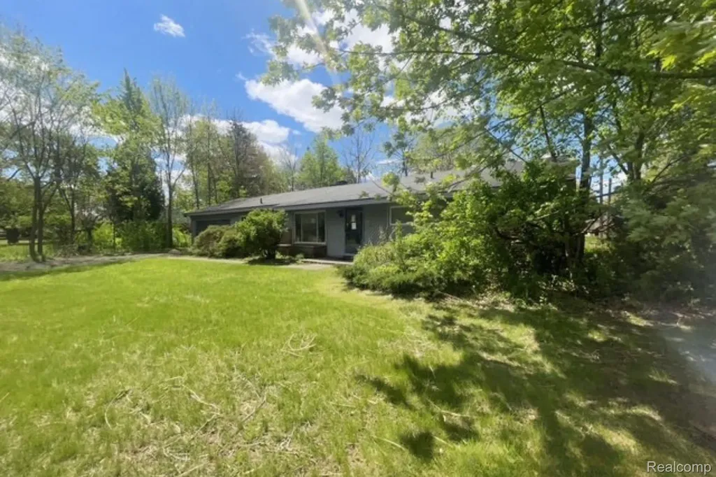 7166 Cottonwood Knoll West Bloomfield Charter Township MI 48322