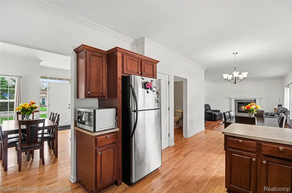3281 Troy Drive Troy City MI 48083