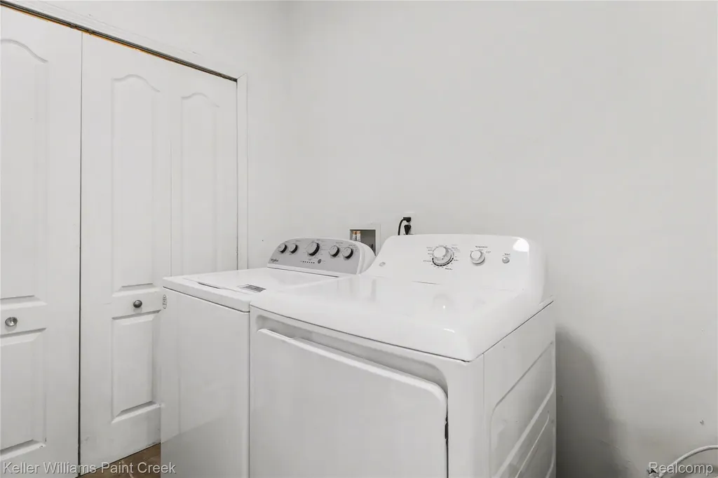 3281 Troy Drive Troy City MI 48083