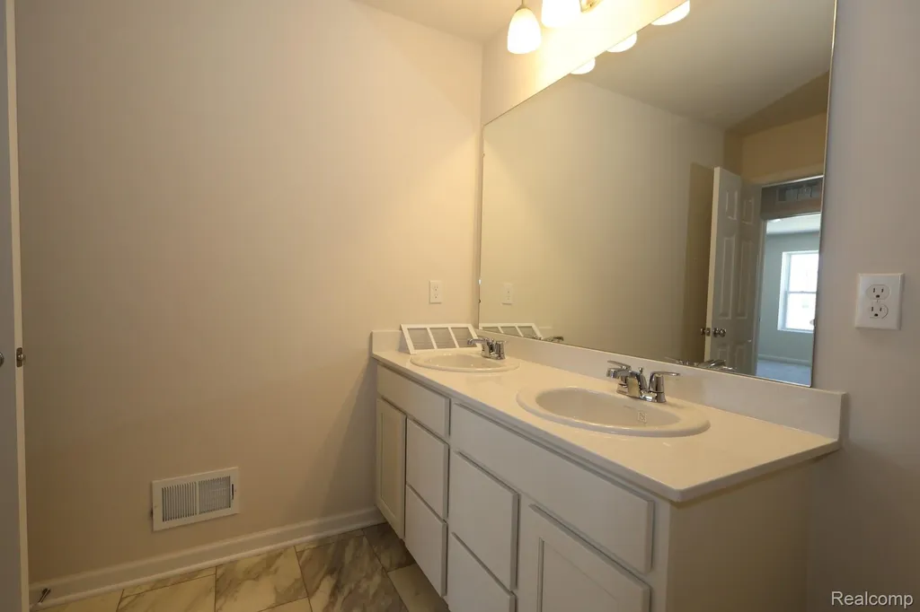 34494 Sandpiper Court Chesterfield Township MI 48047
