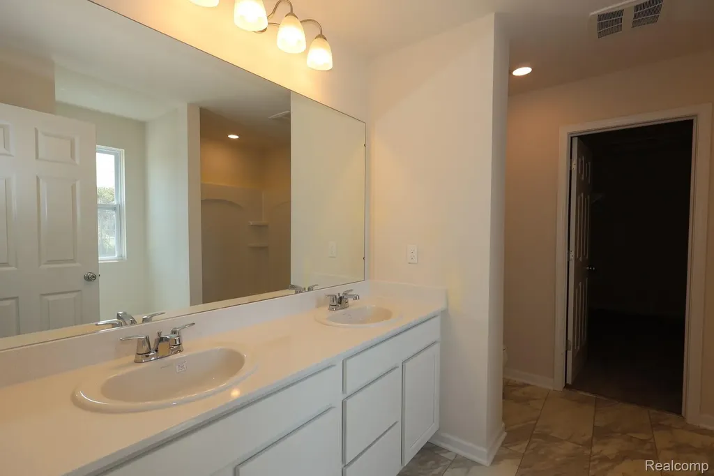 34494 Sandpiper Court Chesterfield Township MI 48047