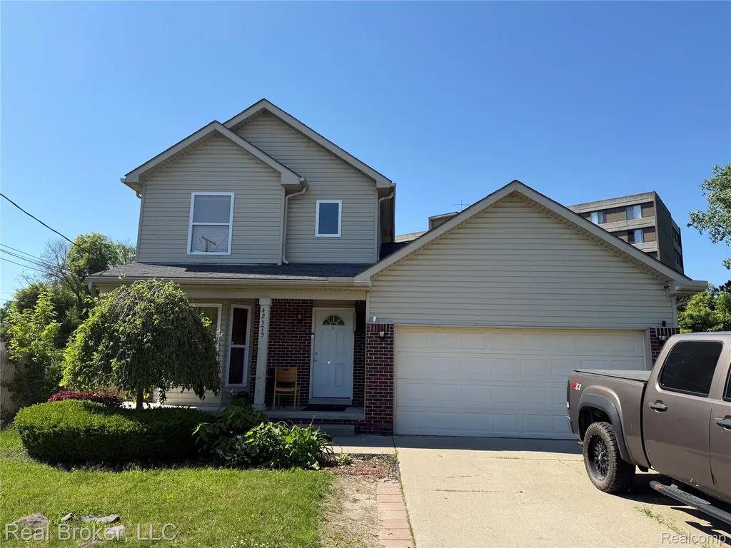 42575 Walnut Street Clinton Charter Township MI 48036
