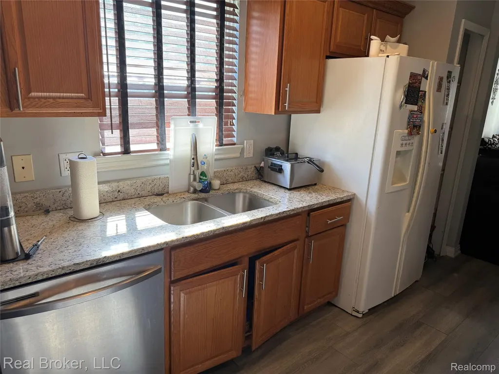42575 Walnut Street Clinton Charter Township MI 48036