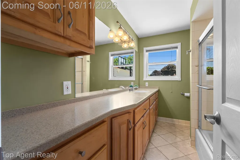 8908 Birkhill Drive Sterling Heights City MI 48314