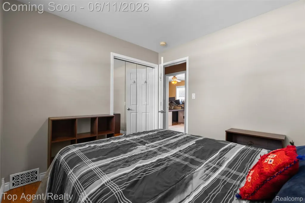 8908 Birkhill Drive Sterling Heights City MI 48314