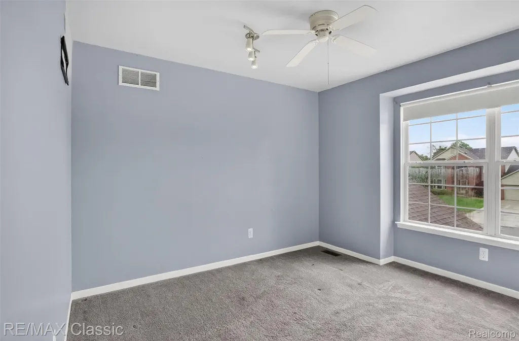 1953 Twin Sun Circle Walled Lake City MI 48390