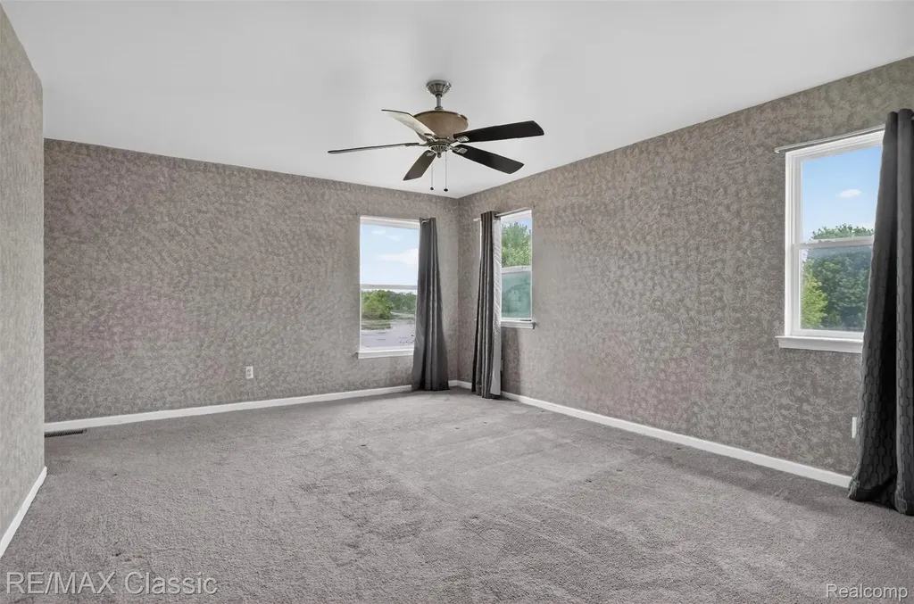 1953 Twin Sun Circle Walled Lake City MI 48390