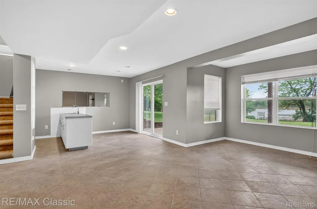 1953 Twin Sun Circle Walled Lake City MI 48390