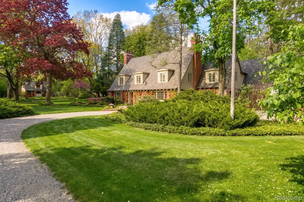 18234 Arselot Drive Northville Township MI 48168