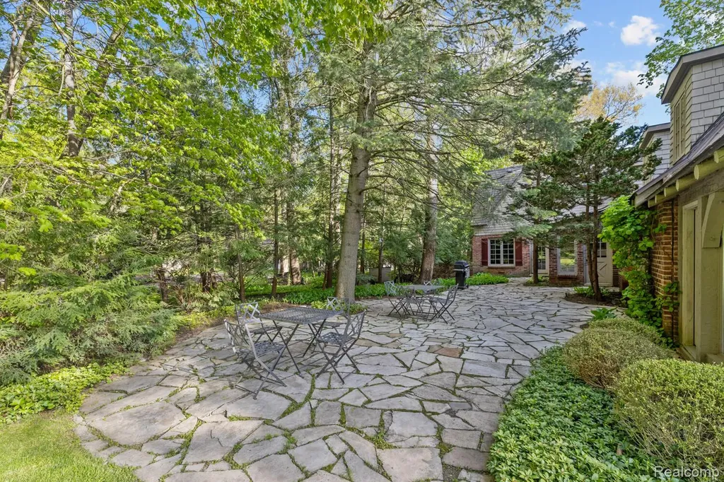 18234 Arselot Drive Northville Township MI 48168