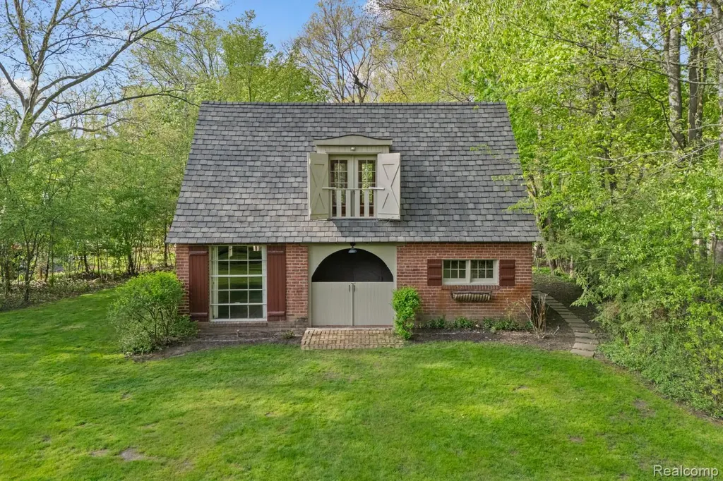 18234 Arselot Drive Northville Township MI 48168