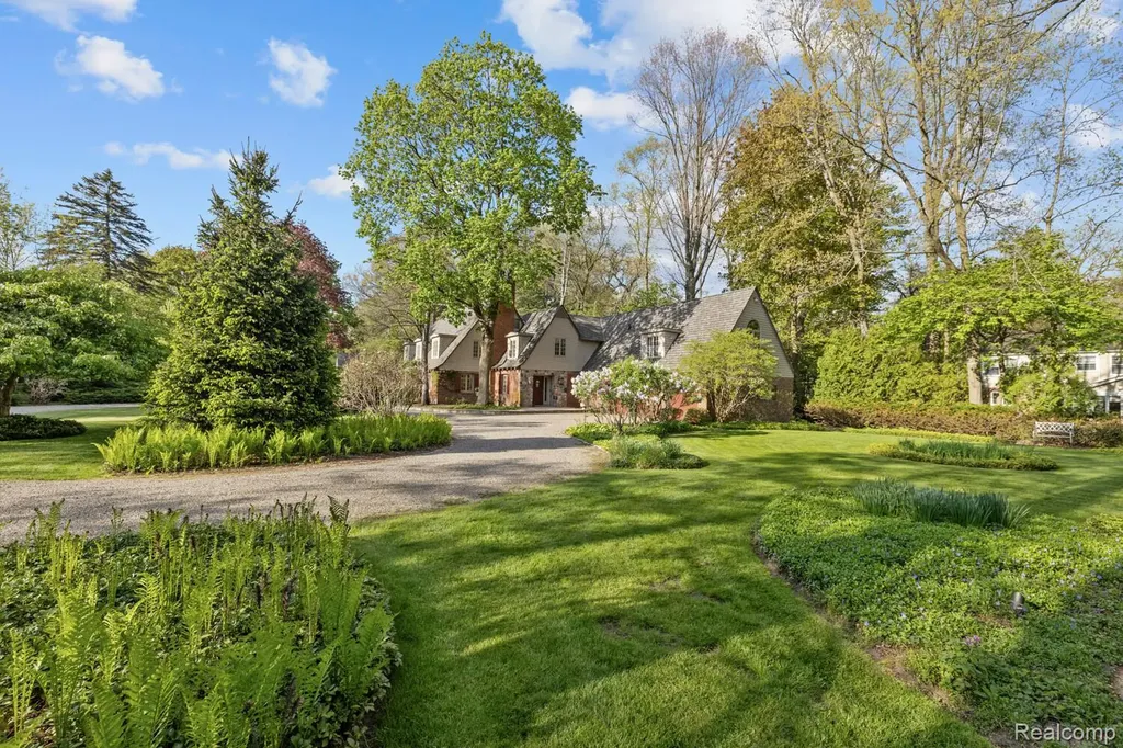 18234 Arselot Drive Northville Township MI 48168