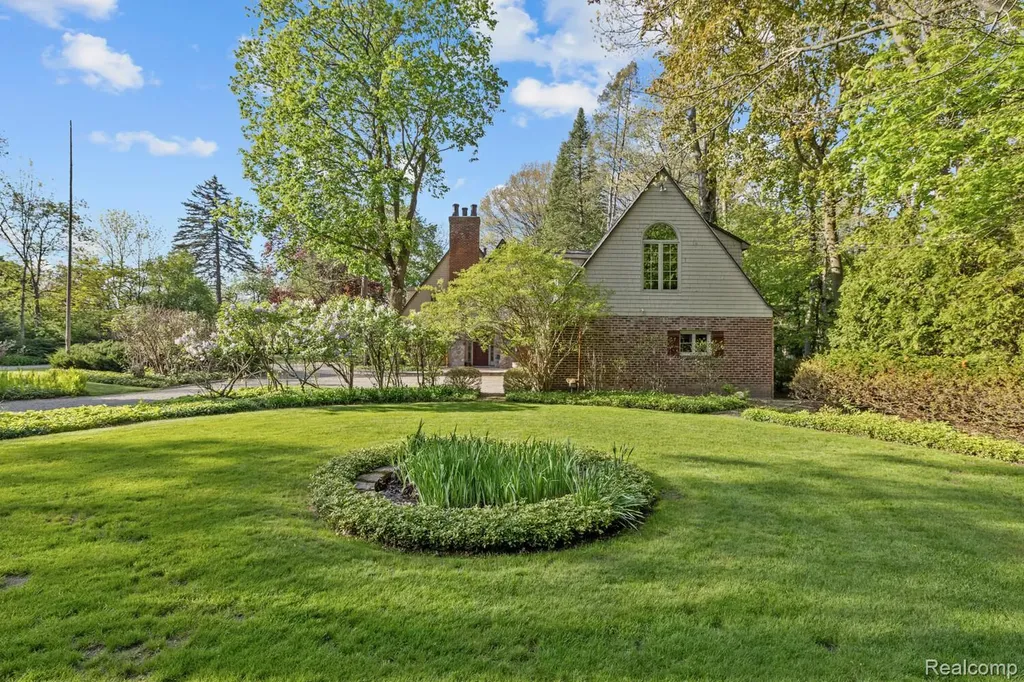 18234 Arselot Drive Northville Township MI 48168