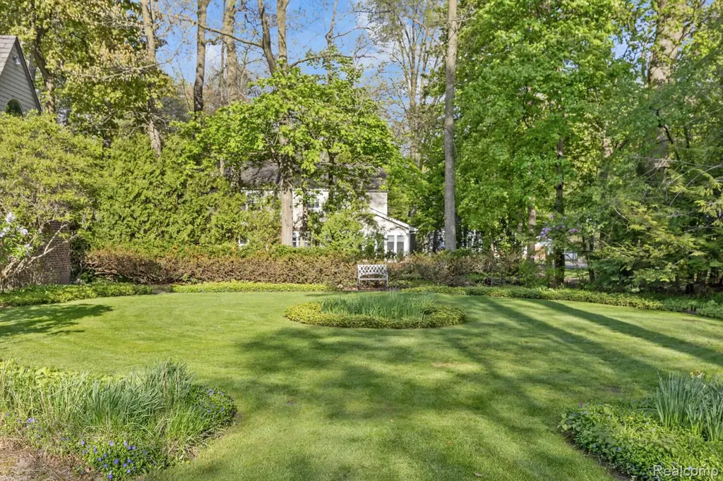 18234 Arselot Drive Northville Township MI 48168
