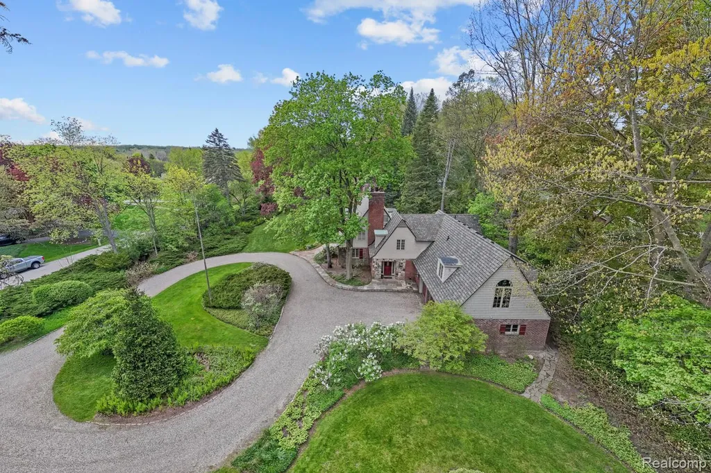 18234 Arselot Drive Northville Township MI 48168