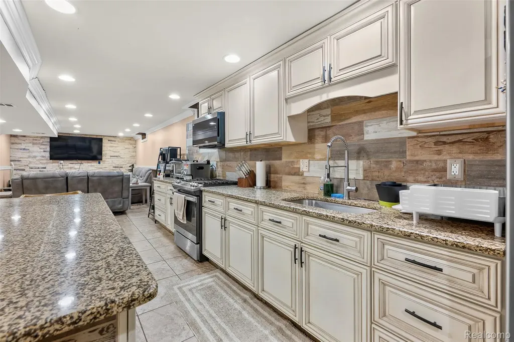 5003 Horger Street Dearborn City MI 48126