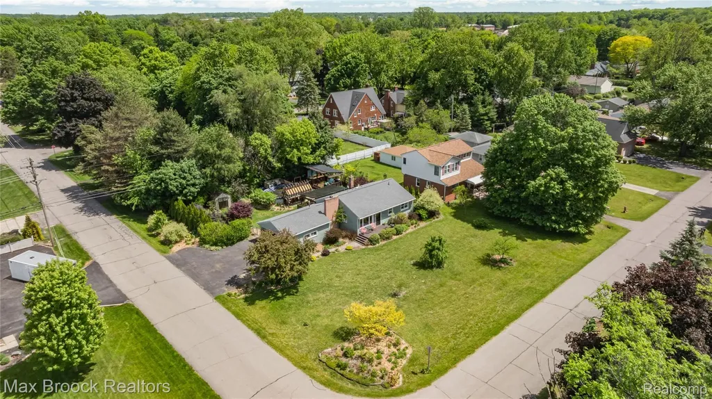 9110 Corinne Street Plymouth Charter Township MI 48170
