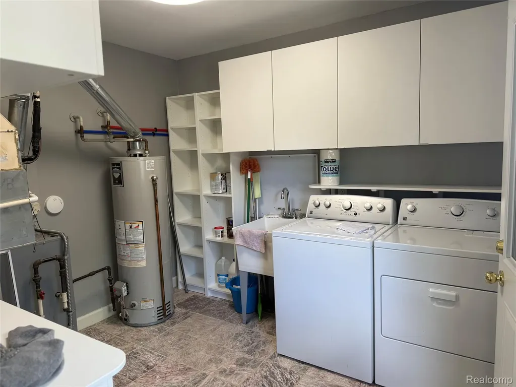 22017 Seminole Street Southfield City MI 48033