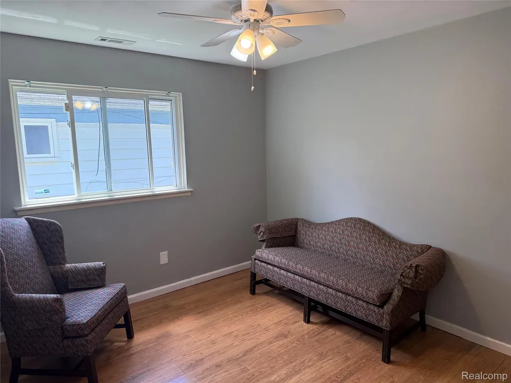 22017 Seminole Street Southfield City MI 48033