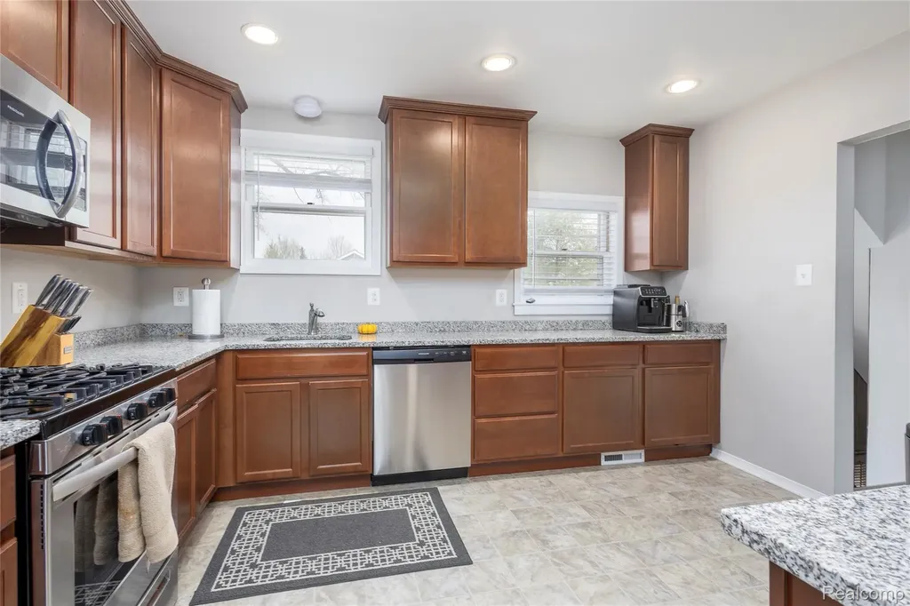 3409 Devon Road Royal Oak City MI 48073