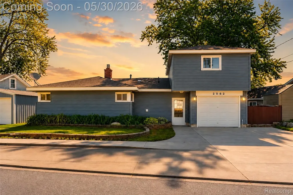 2082 Kingston Street White Lake Charter Township MI 48386