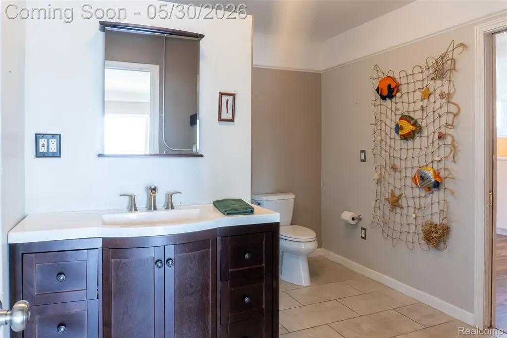 2082 Kingston Street White Lake Charter Township MI 48386