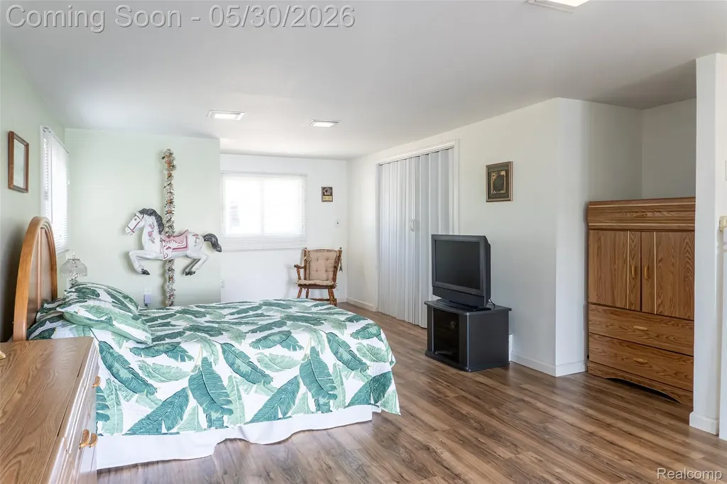 2082 Kingston Street White Lake Charter Township MI 48386