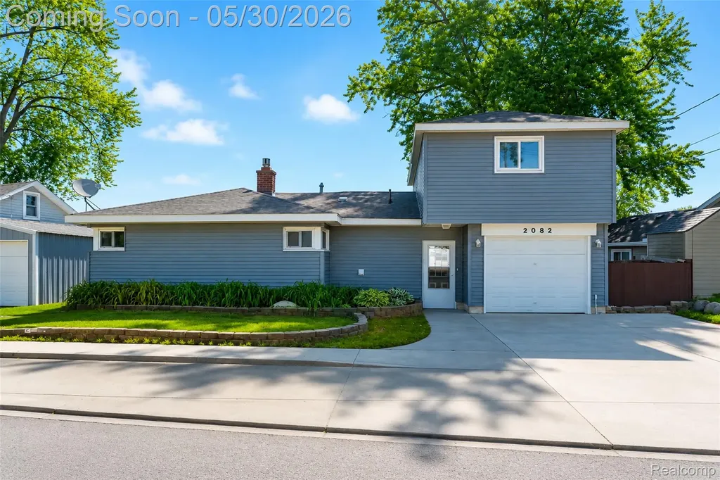 2082 Kingston Street White Lake Charter Township MI 48386