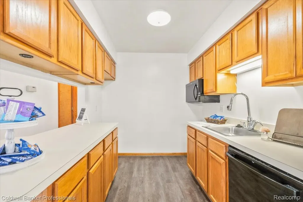 9683 Wildflower Court Van Buren Charter Township MI 48111