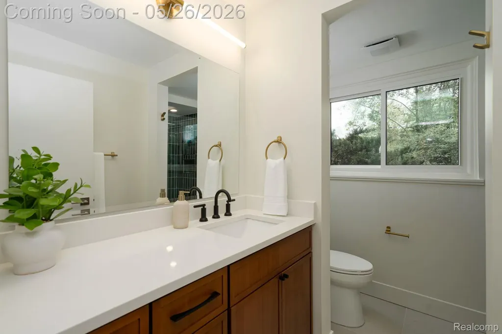 1907 Raymond Place Bloomfield Hills City MI 48302