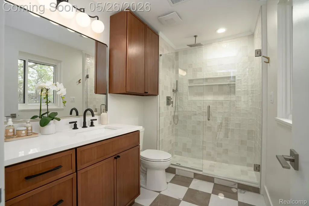 1907 Raymond Place Bloomfield Hills City MI 48302