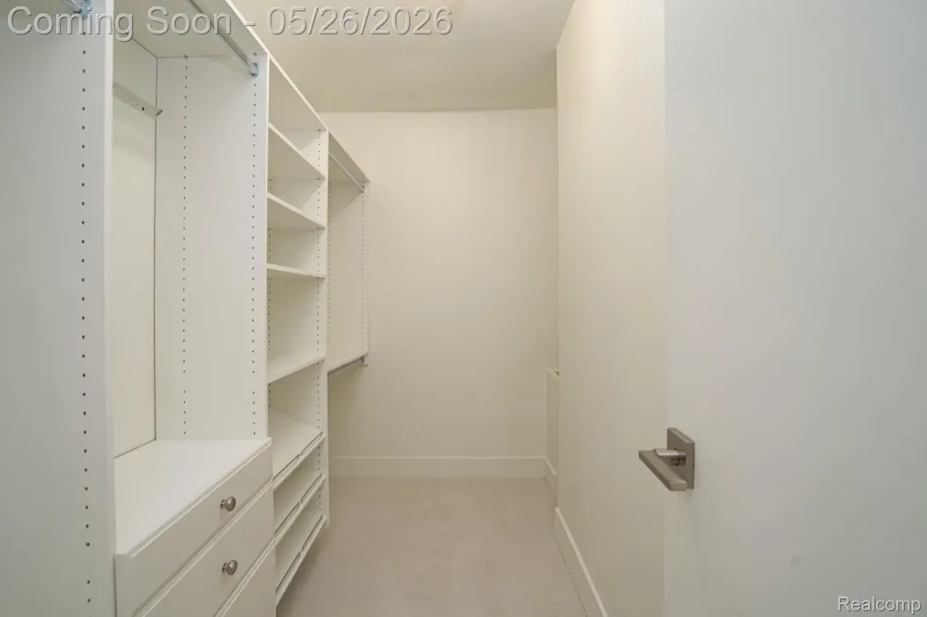 1907 Raymond Place Bloomfield Hills City MI 48302