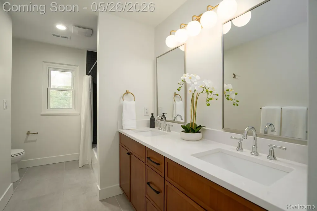 1907 Raymond Place Bloomfield Hills City MI 48302