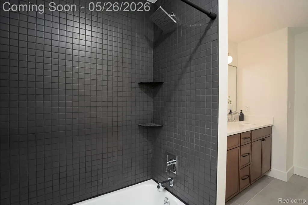1907 Raymond Place Bloomfield Hills City MI 48302