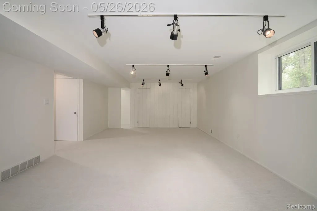 1907 Raymond Place Bloomfield Hills City MI 48302