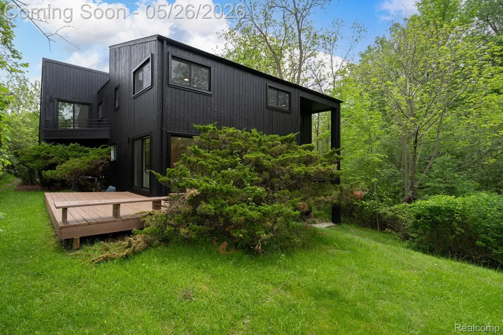 1907 Raymond Place Bloomfield Hills City MI 48302