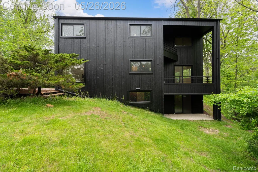 1907 Raymond Place Bloomfield Hills City MI 48302