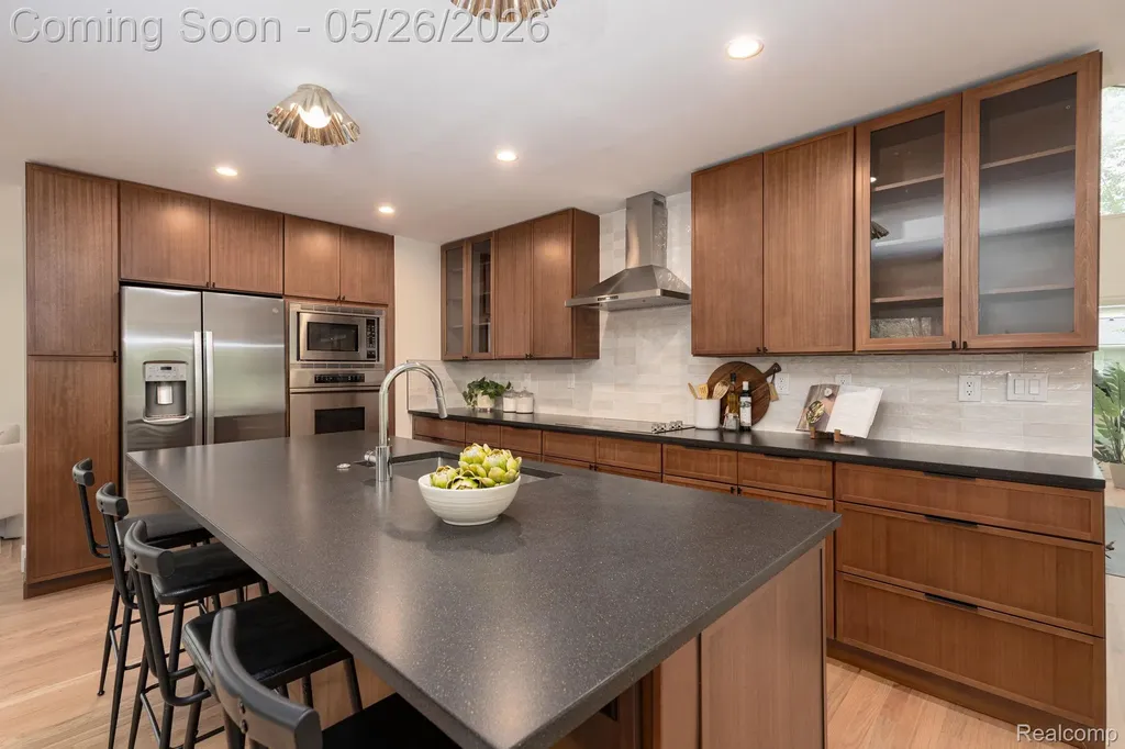 1907 Raymond Place Bloomfield Hills City MI 48302