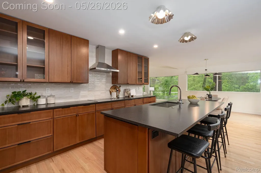 1907 Raymond Place Bloomfield Hills City MI 48302