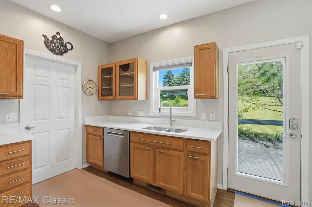 5500 Irene Boulevard White Lake Charter Township MI 48383