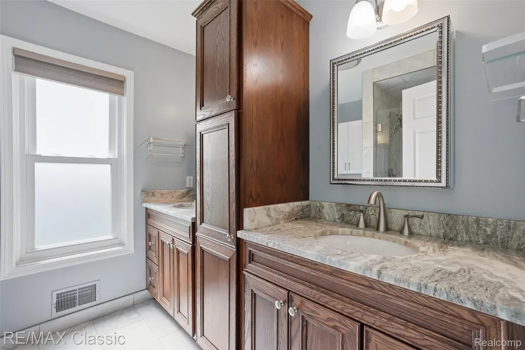 5500 Irene Boulevard White Lake Charter Township MI 48383