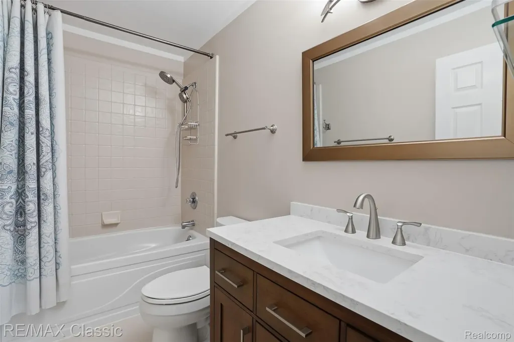 5500 Irene Boulevard White Lake Charter Township MI 48383