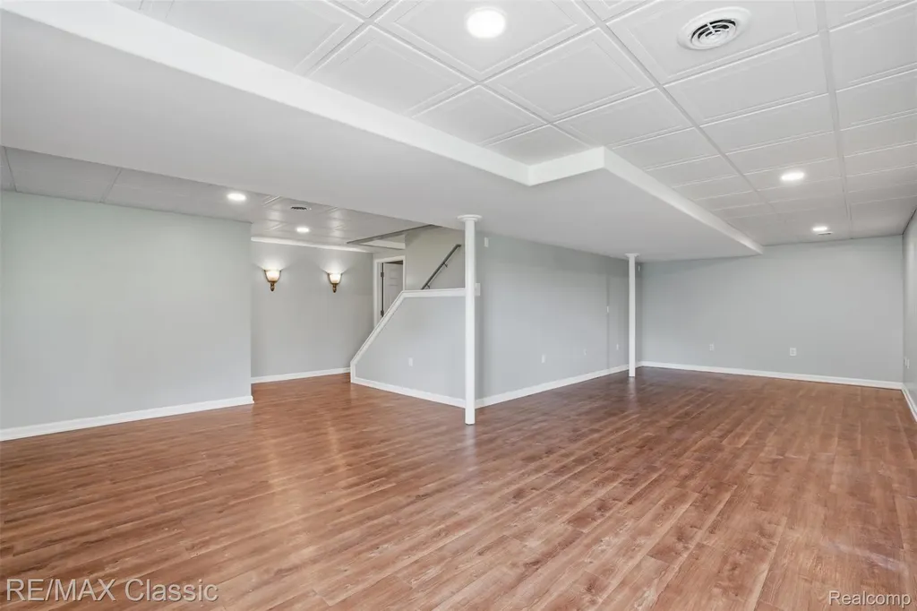 5500 Irene Boulevard White Lake Charter Township MI 48383